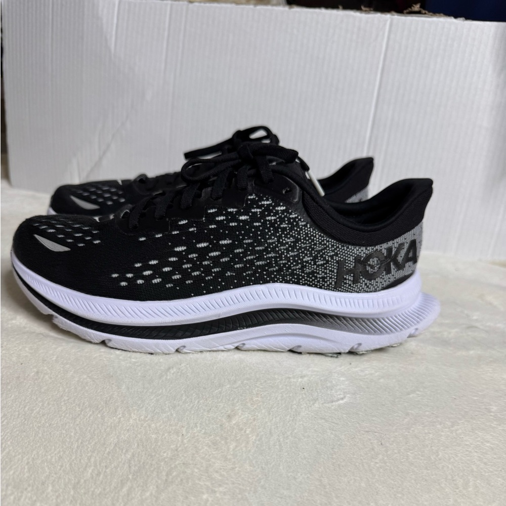 Hoka Black size 9B White Athletic Sneakers, in very good condition